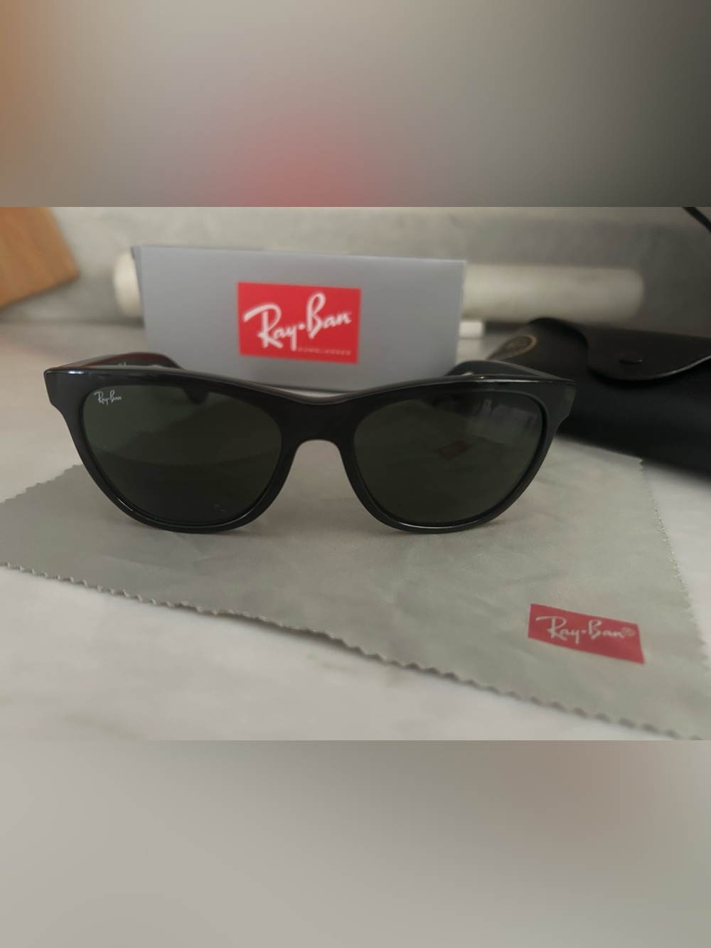 Ray-Ban Wayfarer Sunglasses - Black